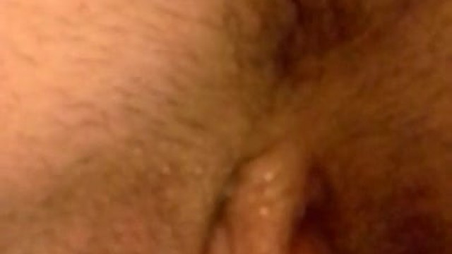 Brought pussy to orgasm with fingers.