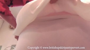 British Rosemary does ass to mouth in her kitchen.