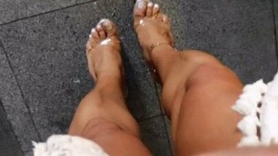 Joana Love Ts cums in feet