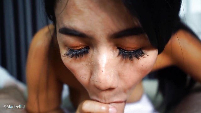 Thai girl sucks cock for donations